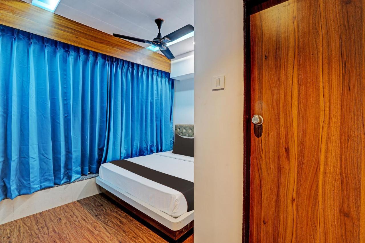 Collection O Hotel Swarg Сурат Екстериор снимка