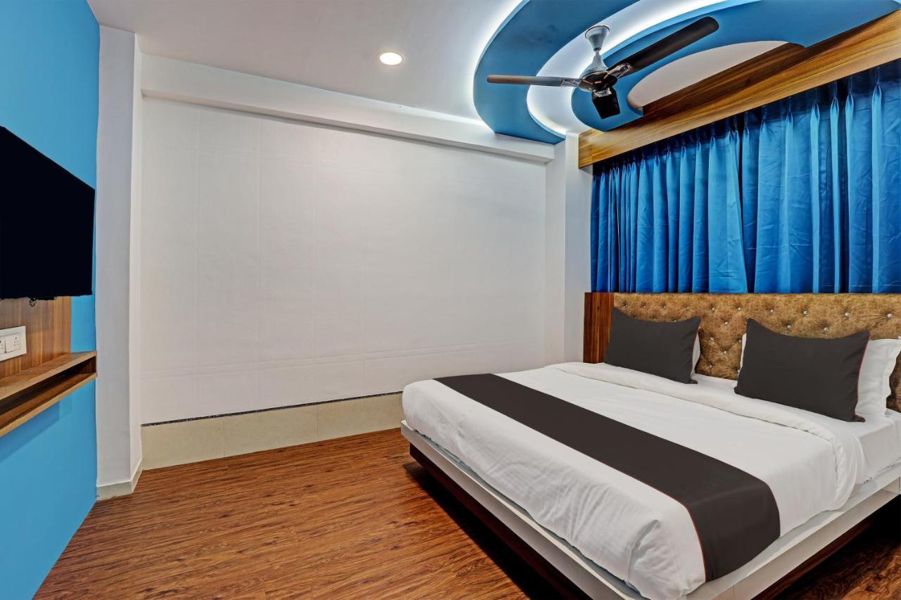 Collection O Hotel Swarg Сурат Екстериор снимка