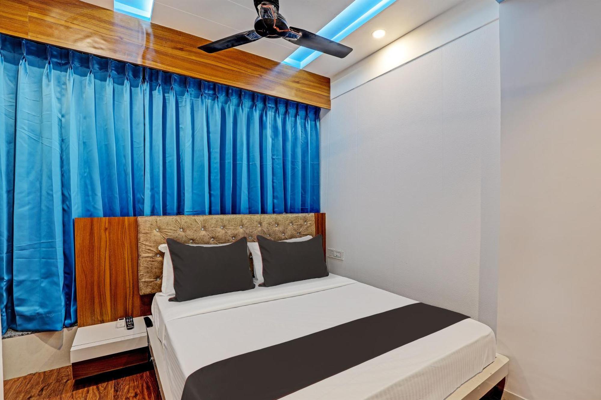 Collection O Hotel Swarg Сурат Екстериор снимка